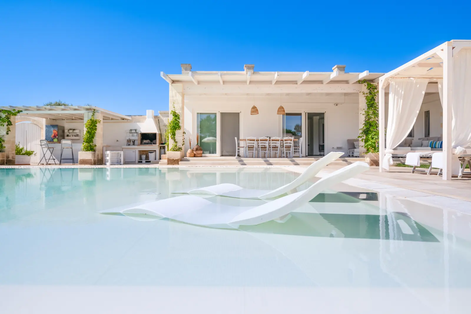 Villa di pregio con piscina in Puglia, dal portafoglio RARO Real Estate & Hospitality