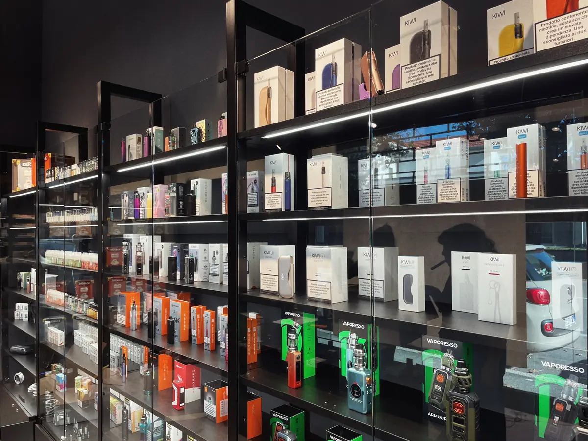 Vetrine con pod, kit e box mod in uno Svapo&Basta Store